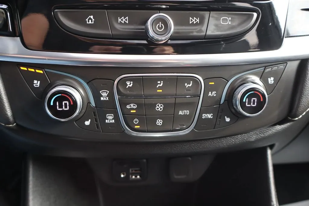 2023 Chevrolet Traverse Premier - Photo 28