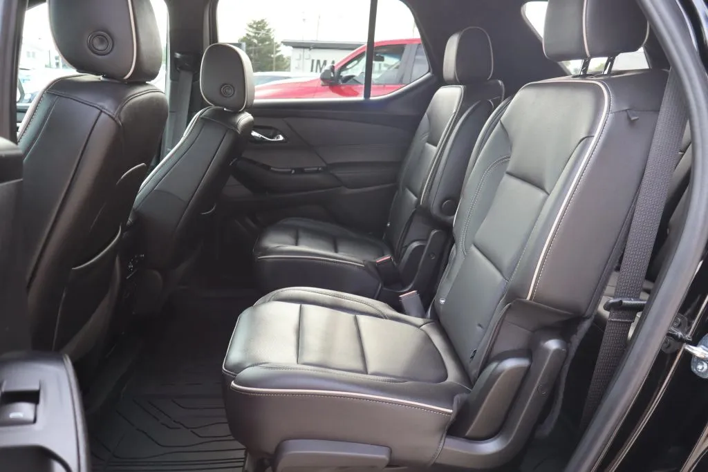 2023 Chevrolet Traverse Premier - Photo 11
