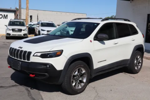 More photos of 2019 Jeep Cherokee Trailhawk at Image Auto, UT