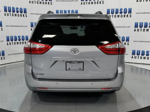 More photos of 2016 Toyota Sienna XLE Premium at Hudson Autoworks, NC