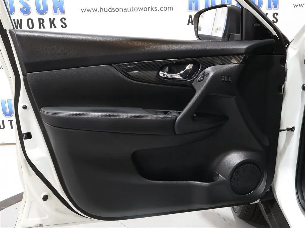 2017 Nissan Rogue SL - Photo 10