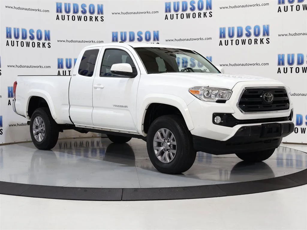 2018 Toyota Tacoma SR5 - Photo 8