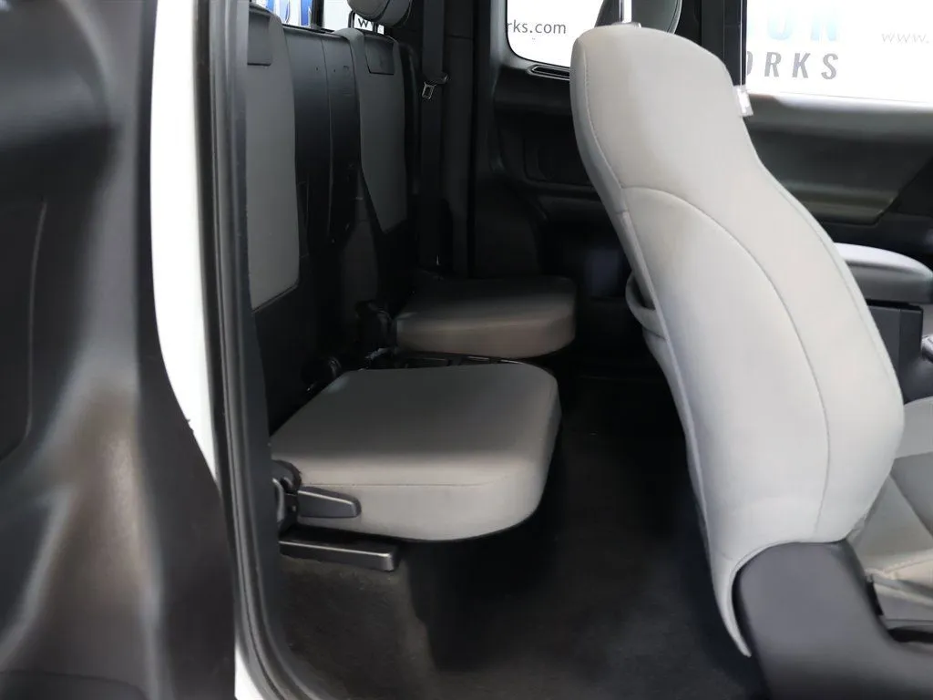 2018 Toyota Tacoma SR5 - Photo 25