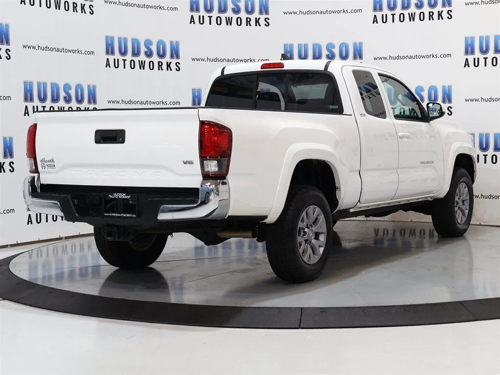 2018 Toyota Tacoma SR5 - Photo 6