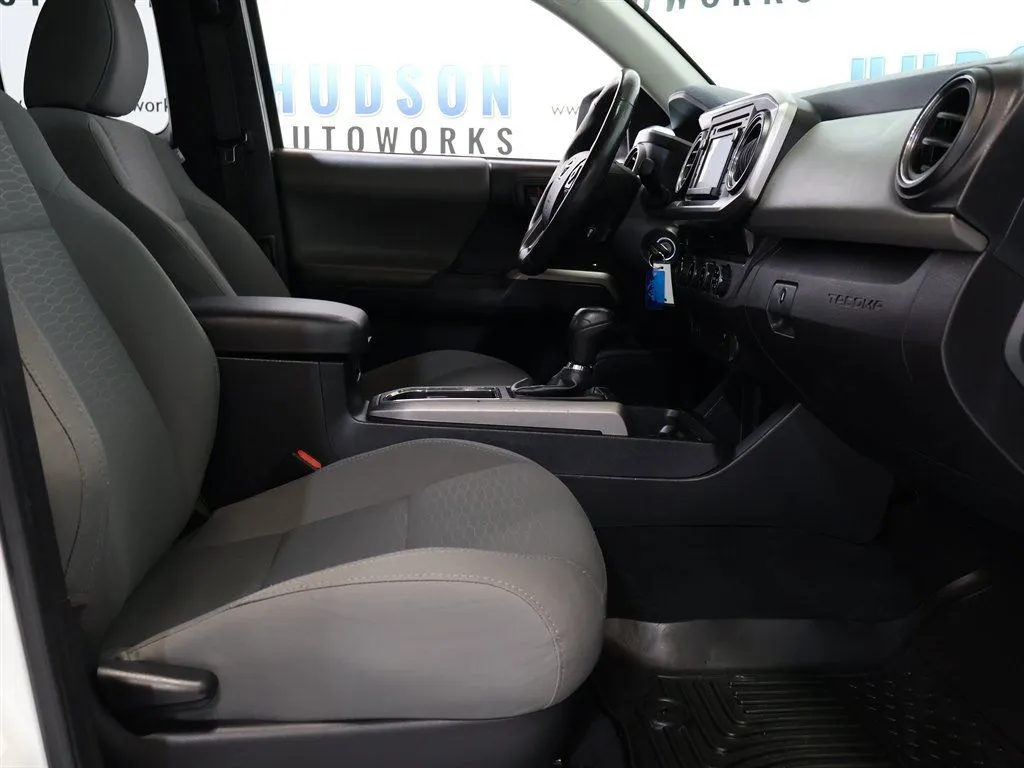 2018 Toyota Tacoma SR5 - Photo 23