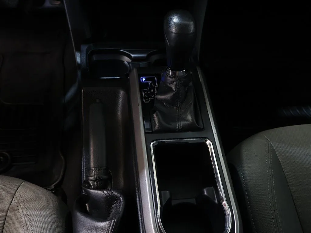 2018 Toyota Tacoma SR5 - Photo 19