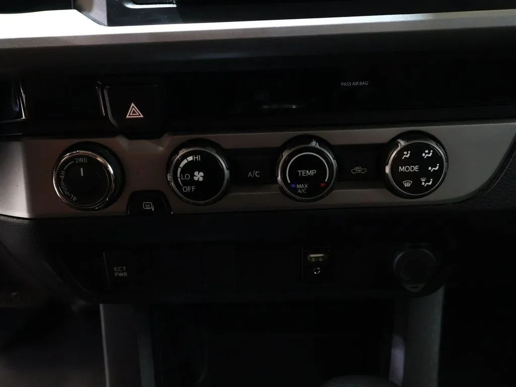 2018 Toyota Tacoma SR5 - Photo 16