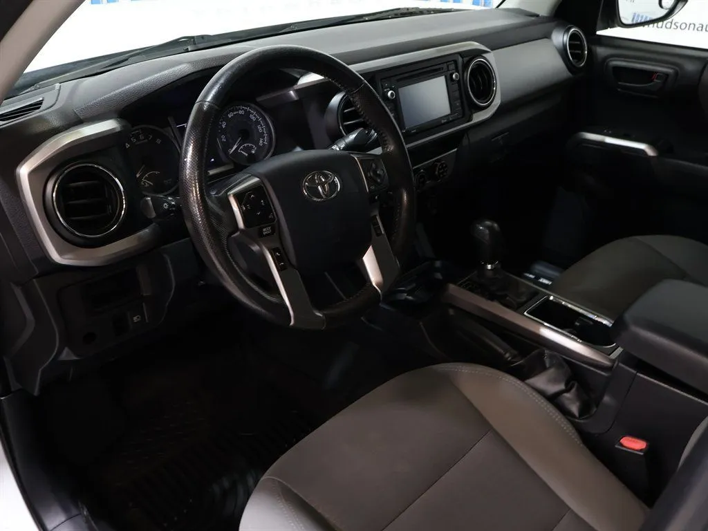 2018 Toyota Tacoma SR5 - Photo 14