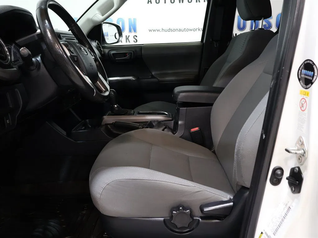 2018 Toyota Tacoma SR5 - Photo 13