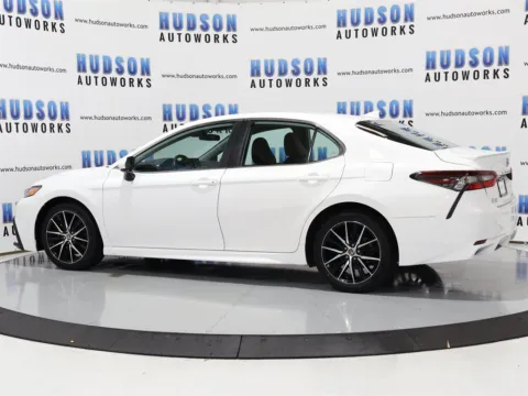 More photos of 2021 Toyota Camry SE at Hudson Autoworks, NC