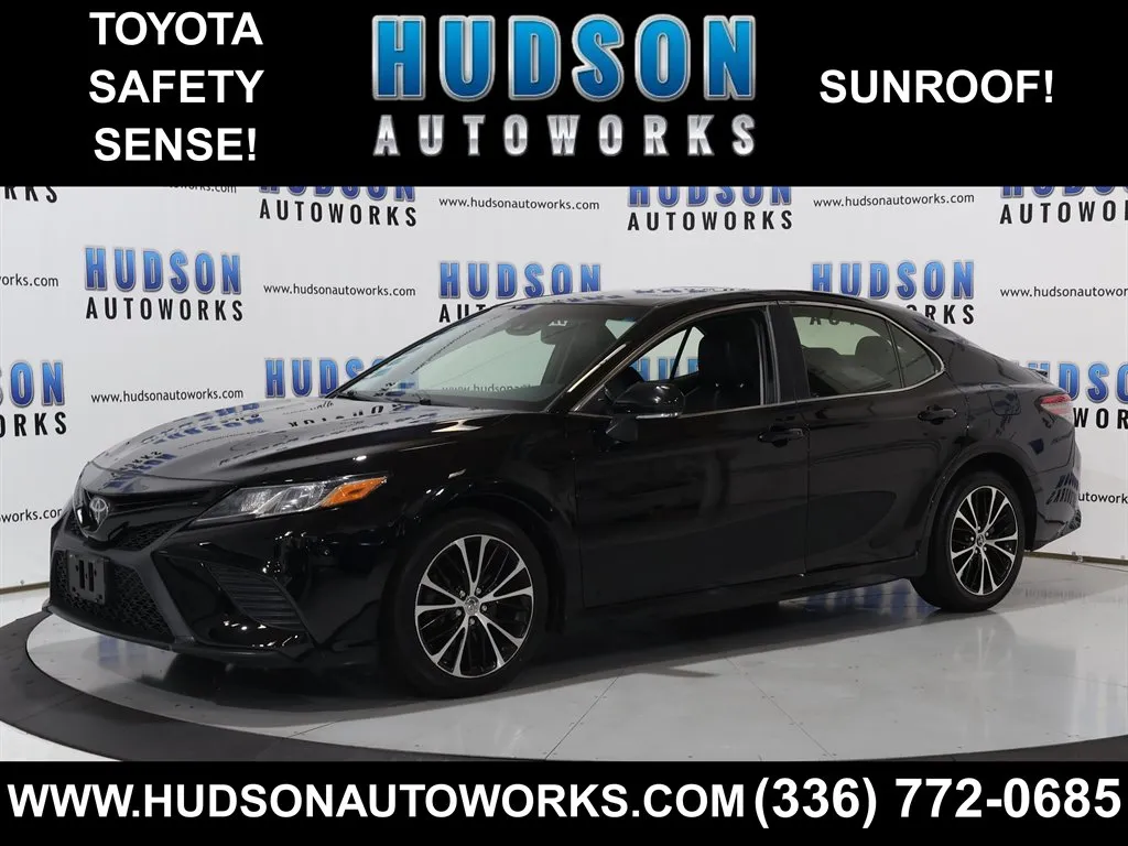 Black 2018 Toyota Camry SE for sale in Greensboro, NC