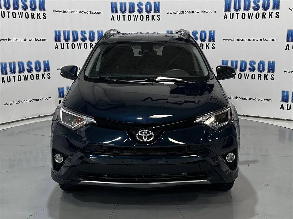 2017 Toyota RAV4 XLE - Photo 11