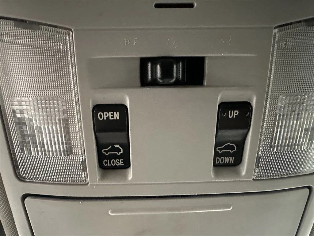 2017 Toyota RAV4 XLE - Photo 22