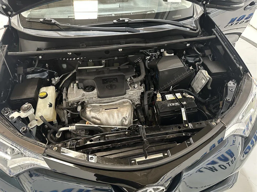 2017 Toyota RAV4 XLE - Photo 34