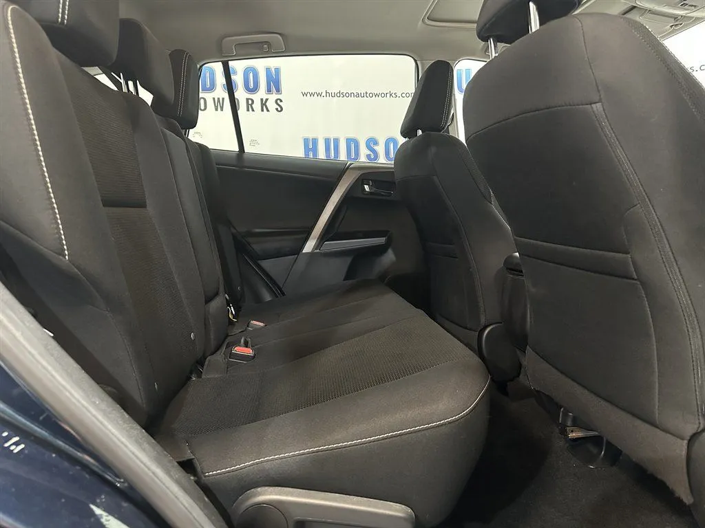 2017 Toyota RAV4 XLE - Photo 25