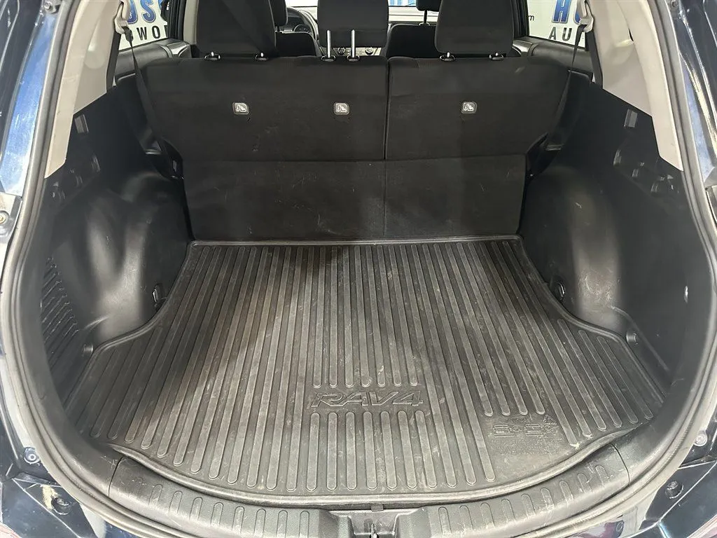 2017 Toyota RAV4 XLE - Photo 31