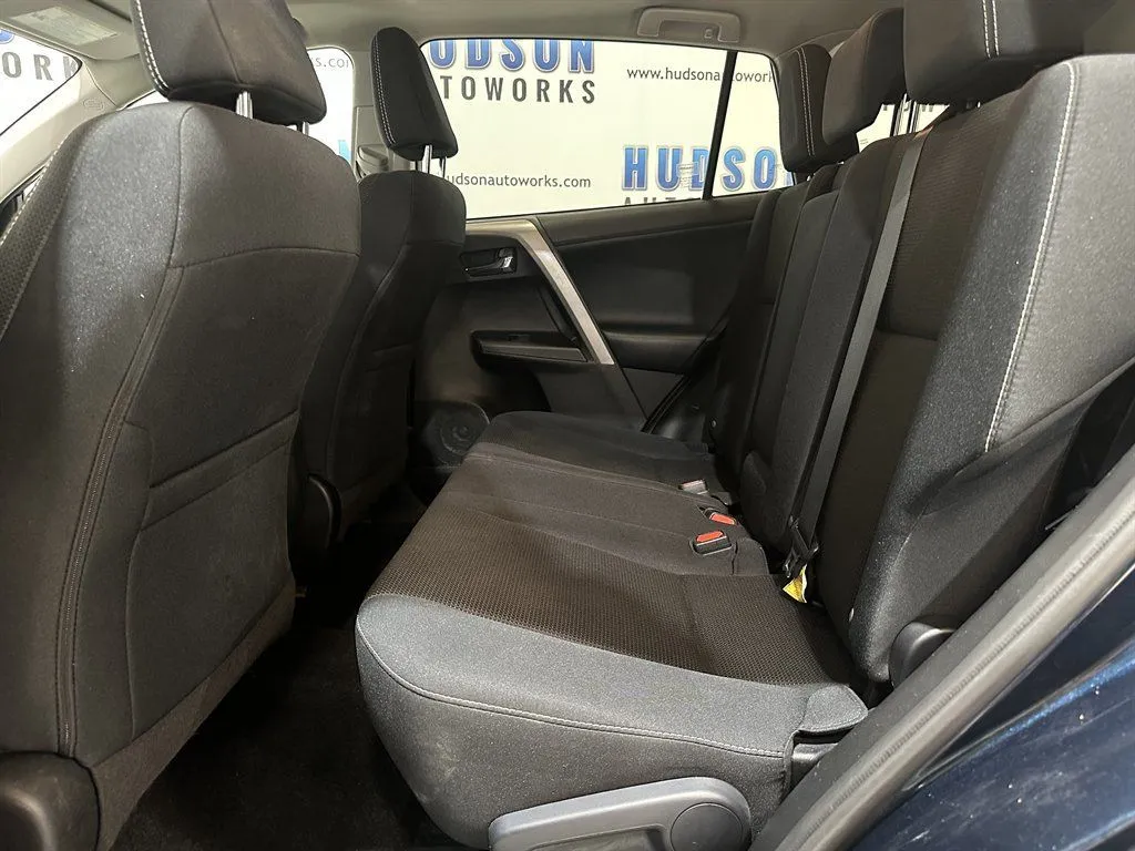 2017 Toyota RAV4 XLE - Photo 24