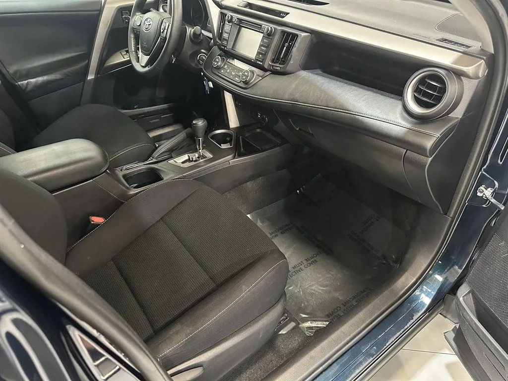 2017 Toyota RAV4 XLE - Photo 29