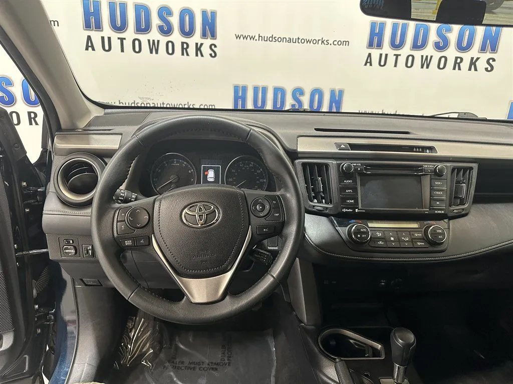 2017 Toyota RAV4 XLE - Photo 17