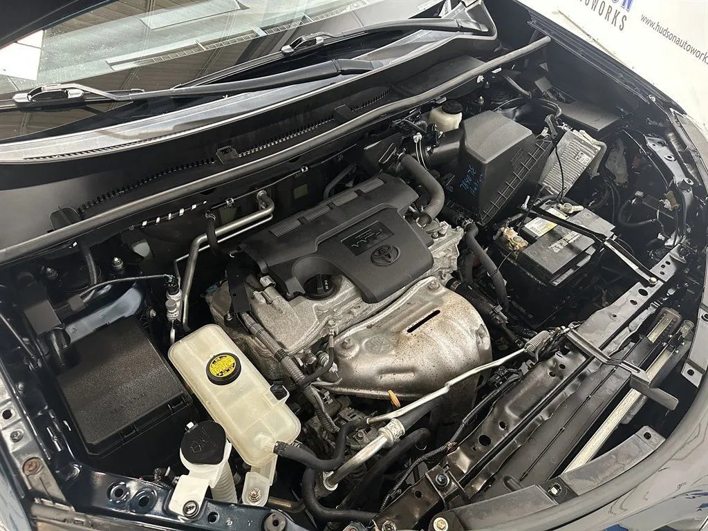 2017 Toyota RAV4 XLE - Photo 33