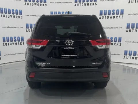 More photos of 2018 Toyota Highlander XLE at Hudson Autoworks, NC