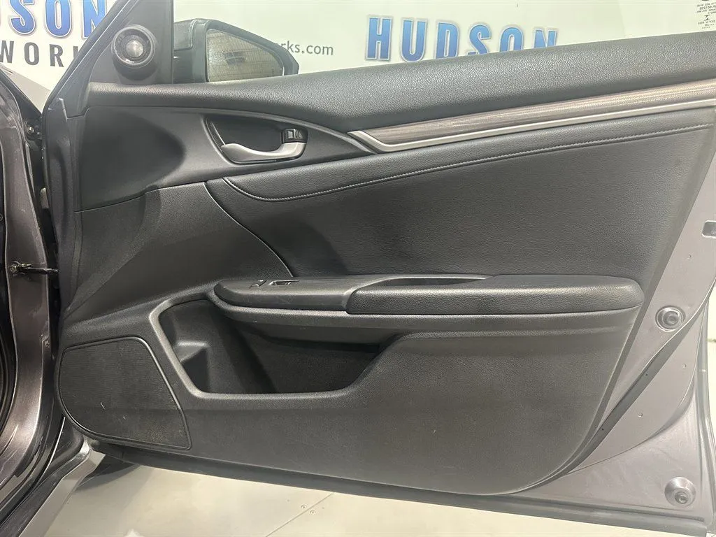 2020 Honda Civic Touring - Photo 28