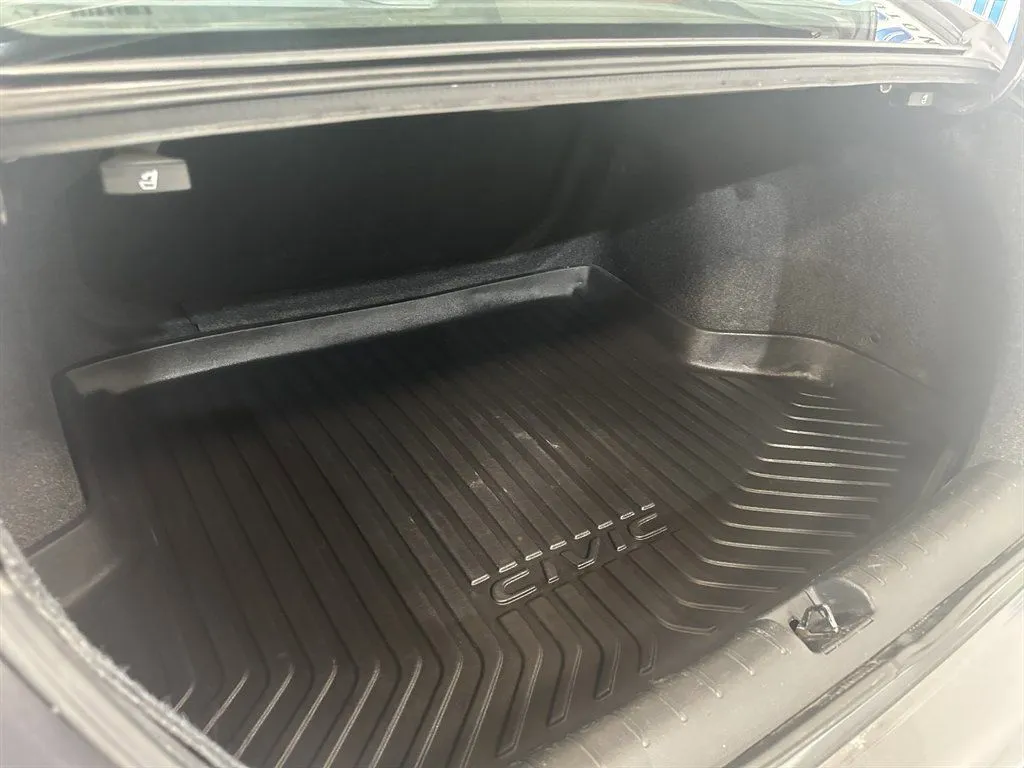 2020 Honda Civic Touring - Photo 32