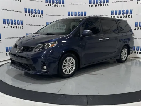 Photos of 2019 Toyota Sienna SE for sale in Greensboro, NC at Hudson Autoworks