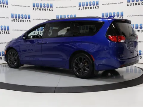 More photos of 2020 Chrysler Pacifica Touring L at Hudson Autoworks, NC