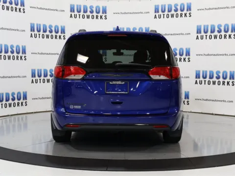 More photos of 2020 Chrysler Pacifica Touring L at Hudson Autoworks, NC