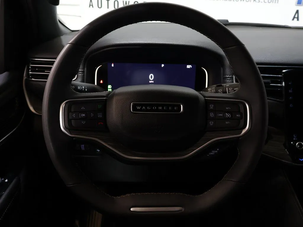 2024 Jeep Wagoneer Series III - Photo 17