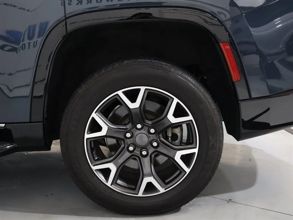 2024 Jeep Wagoneer Series III - Photo 40
