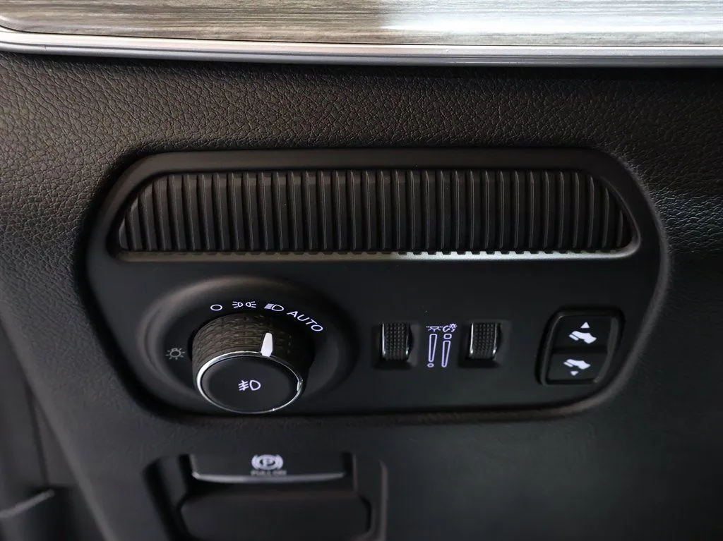 2024 Jeep Wagoneer Series III - Photo 16