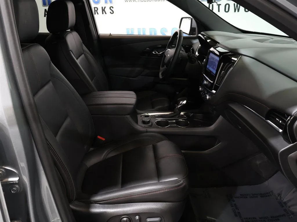 2023 Chevrolet Traverse RS - Photo 31