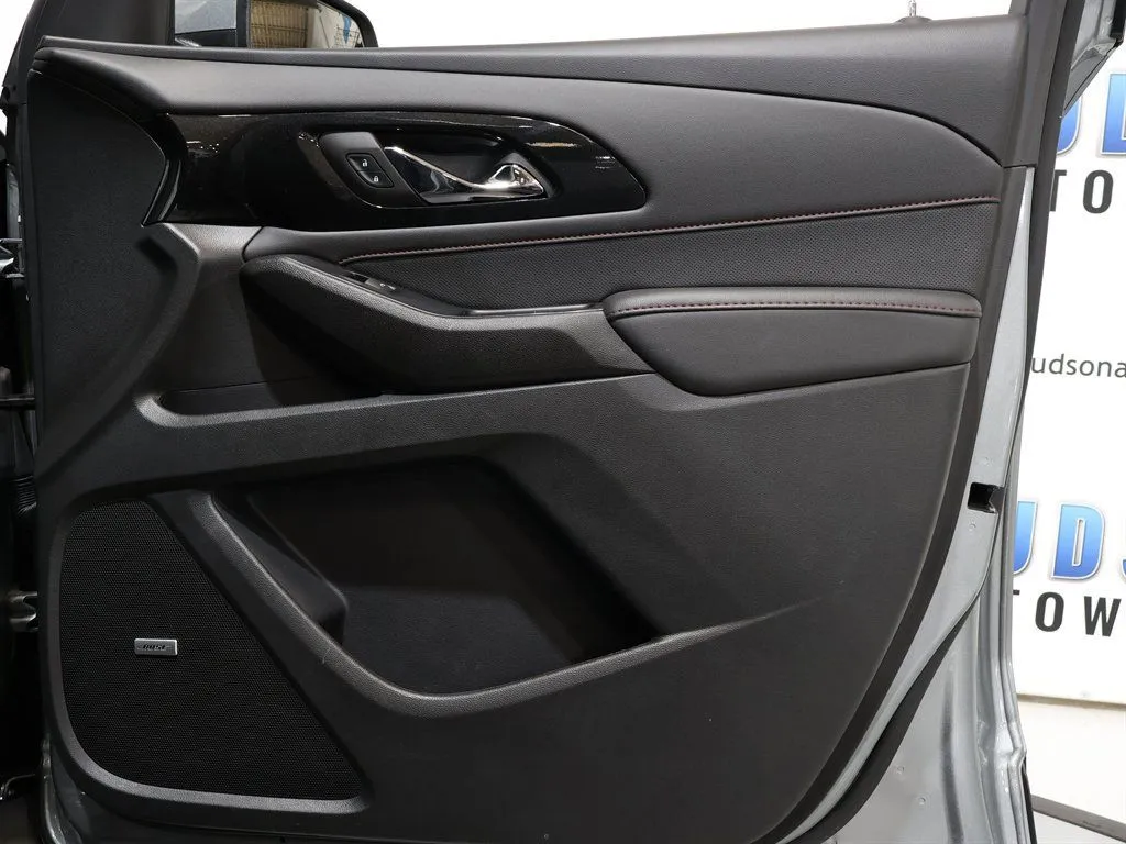 2023 Chevrolet Traverse RS - Photo 29