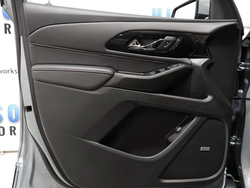 2023 Chevrolet Traverse RS - Photo 10