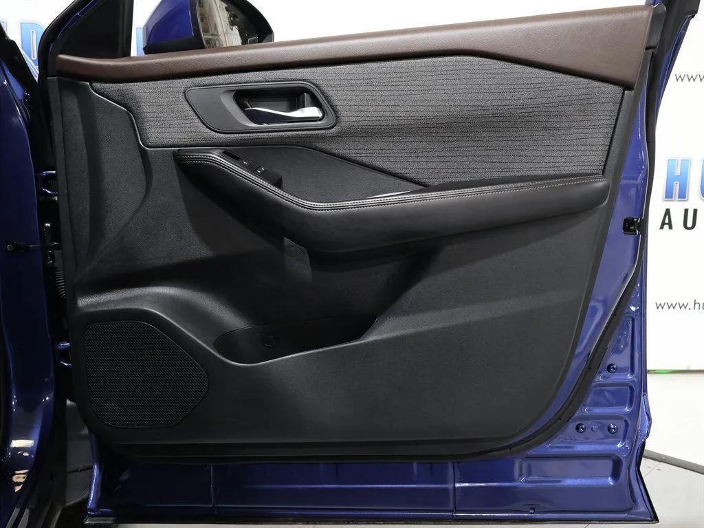 2023 Nissan Rogue SV - Photo 29