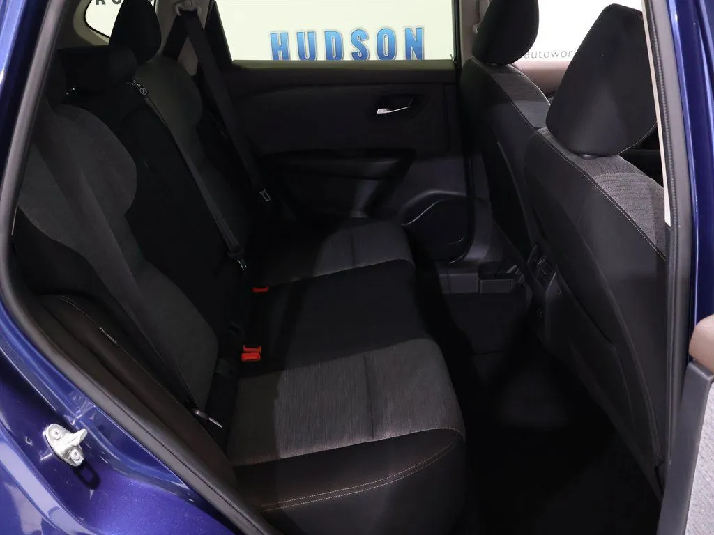 2023 Nissan Rogue SV - Photo 25
