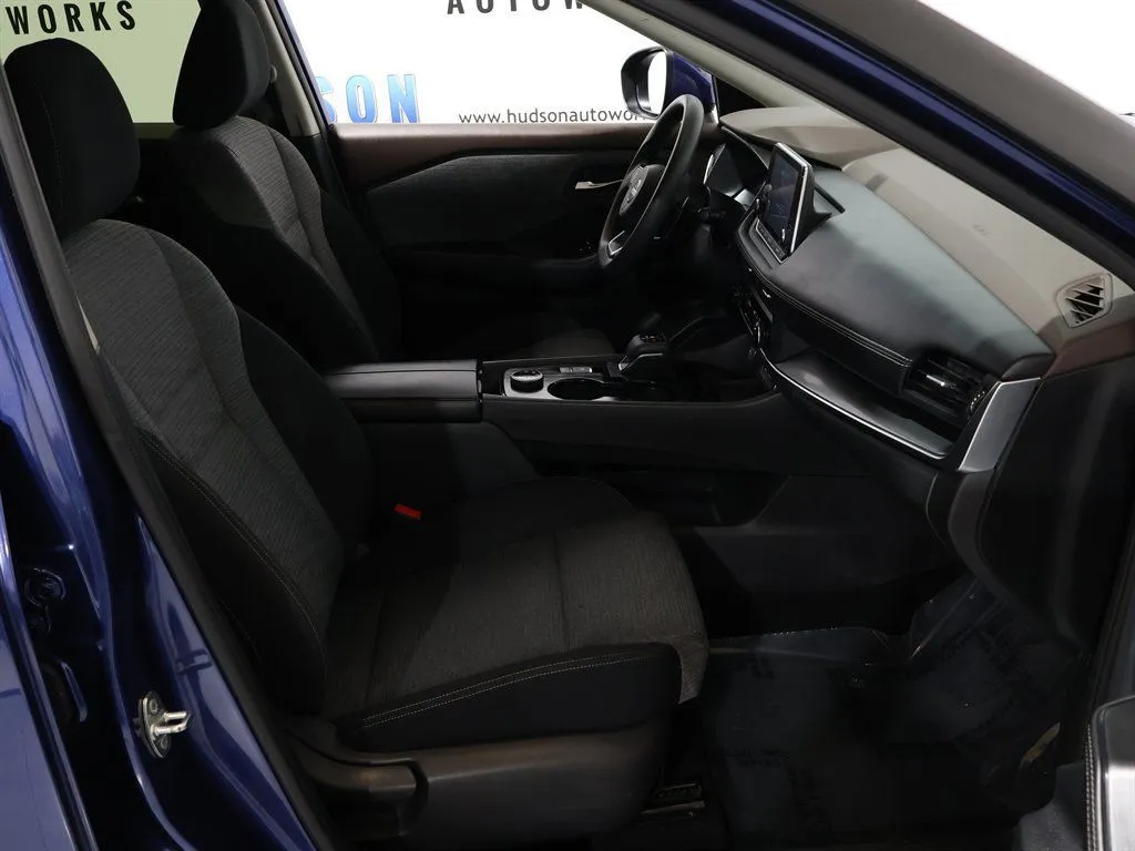 2023 Nissan Rogue SV - Photo 26