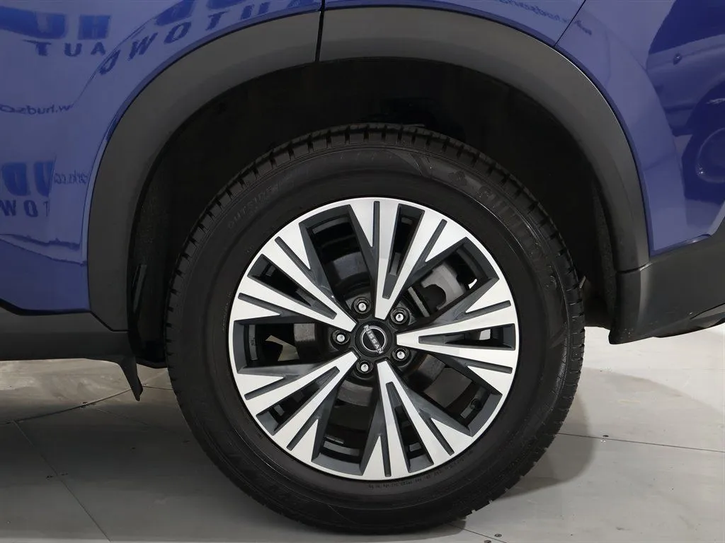 2023 Nissan Rogue SV - Photo 35