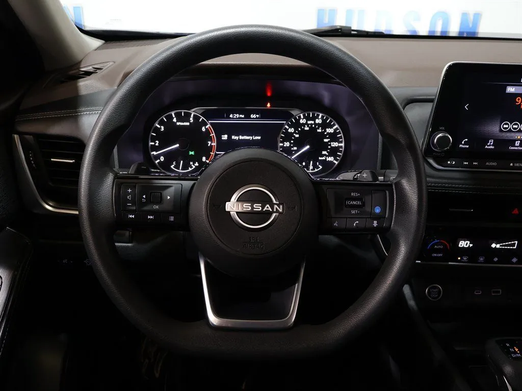2023 Nissan Rogue SV - Photo 17