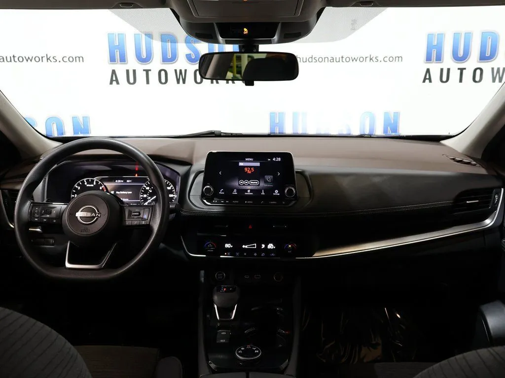 2023 Nissan Rogue SV - Photo 22