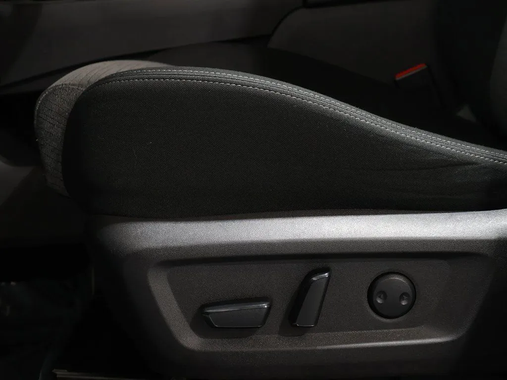 2023 Nissan Rogue SV - Photo 13