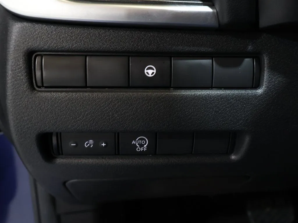 2023 Nissan Rogue SV - Photo 16