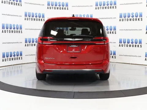 More photos of 2024 Chrysler Pacifica Touring L at Hudson Autoworks, NC