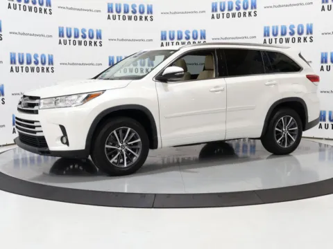 Photos of 2018 Toyota Highlander XLE for sale in Greensboro, NC at Hudson Autoworks Sales