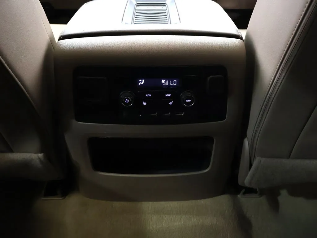 2018 Chevrolet Tahoe Premier - Photo 29