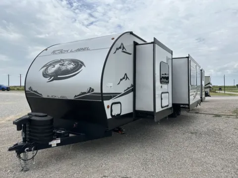 More photos of 2023 Forest River Cherokee 324TSBL at Liberty Trail RV - Denton, TX