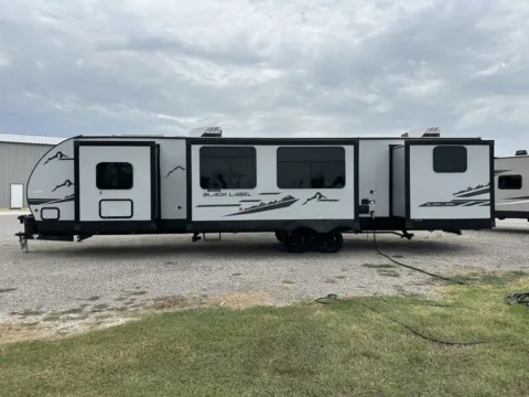 More photos of 2023 Forest River Cherokee 324TSBL at Liberty Trail RV - Denton, TX