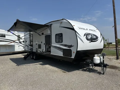 Unknown 2022 Forest River Cherokee Wolf Pack 27PACK10 for sale in Valley View, TX
